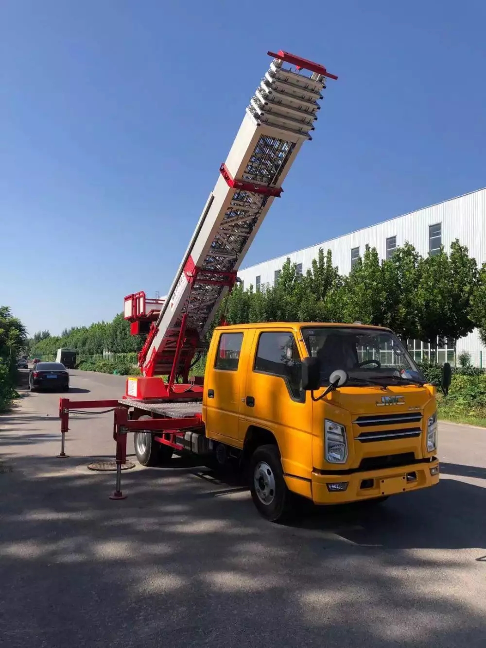 渔薪镇附近的云梯车出租服务：轻松解决高空作业需求