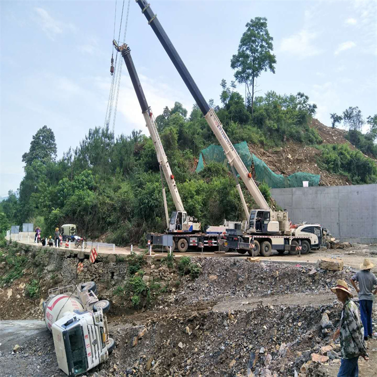 渔薪镇汽车掉沟里叫吊车救援要多少钱